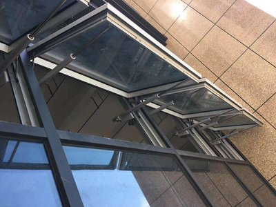采光排煙天窗